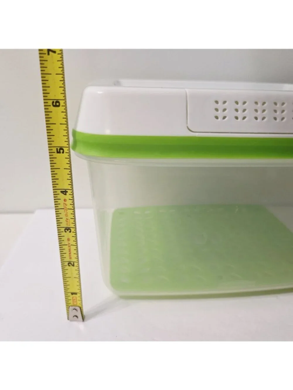 Rubbermaid FreshVent Produce Saver Fresh With Insert Vent Large 17.3 Cups 4.1 L